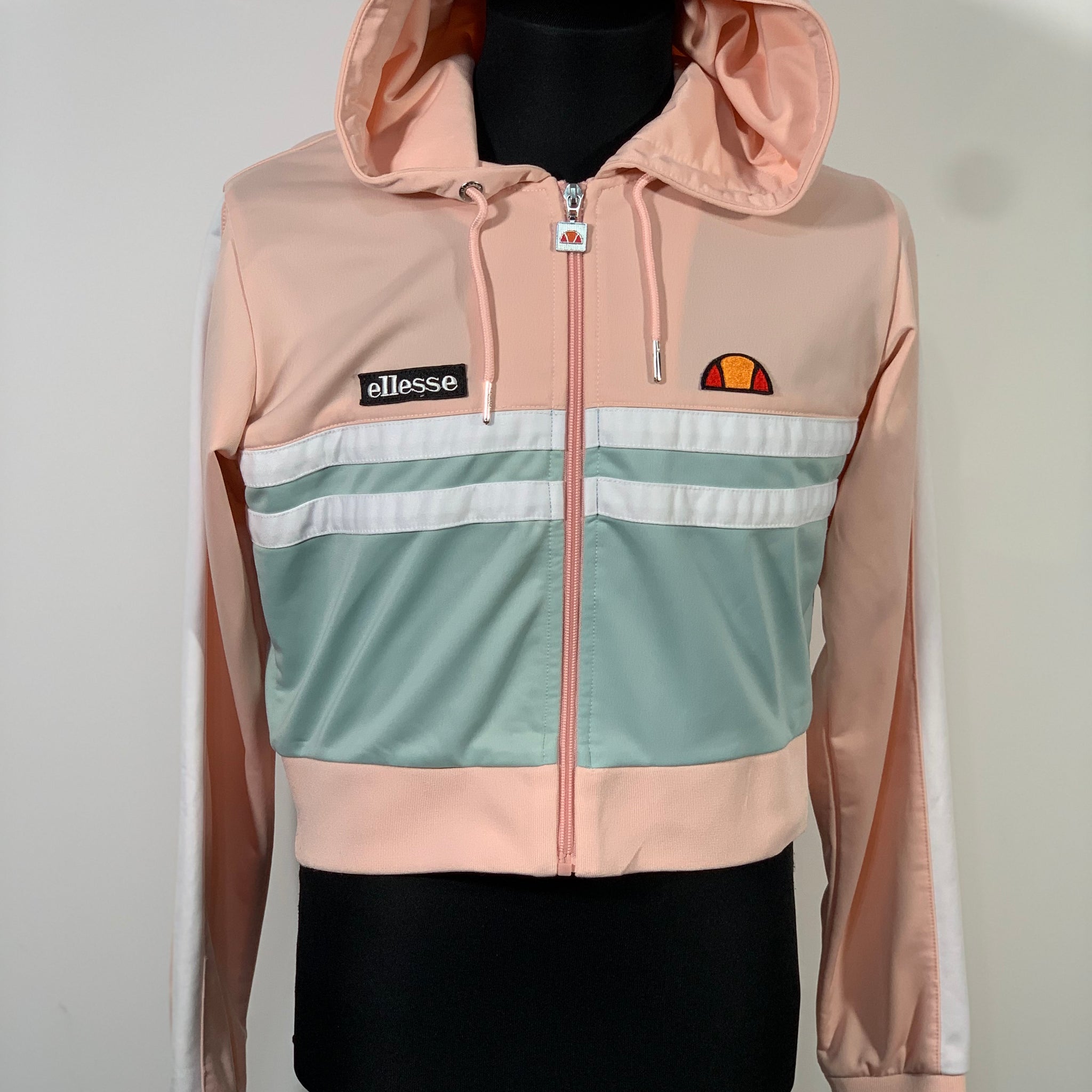 Hanorac Ellesse marimea M-L dama