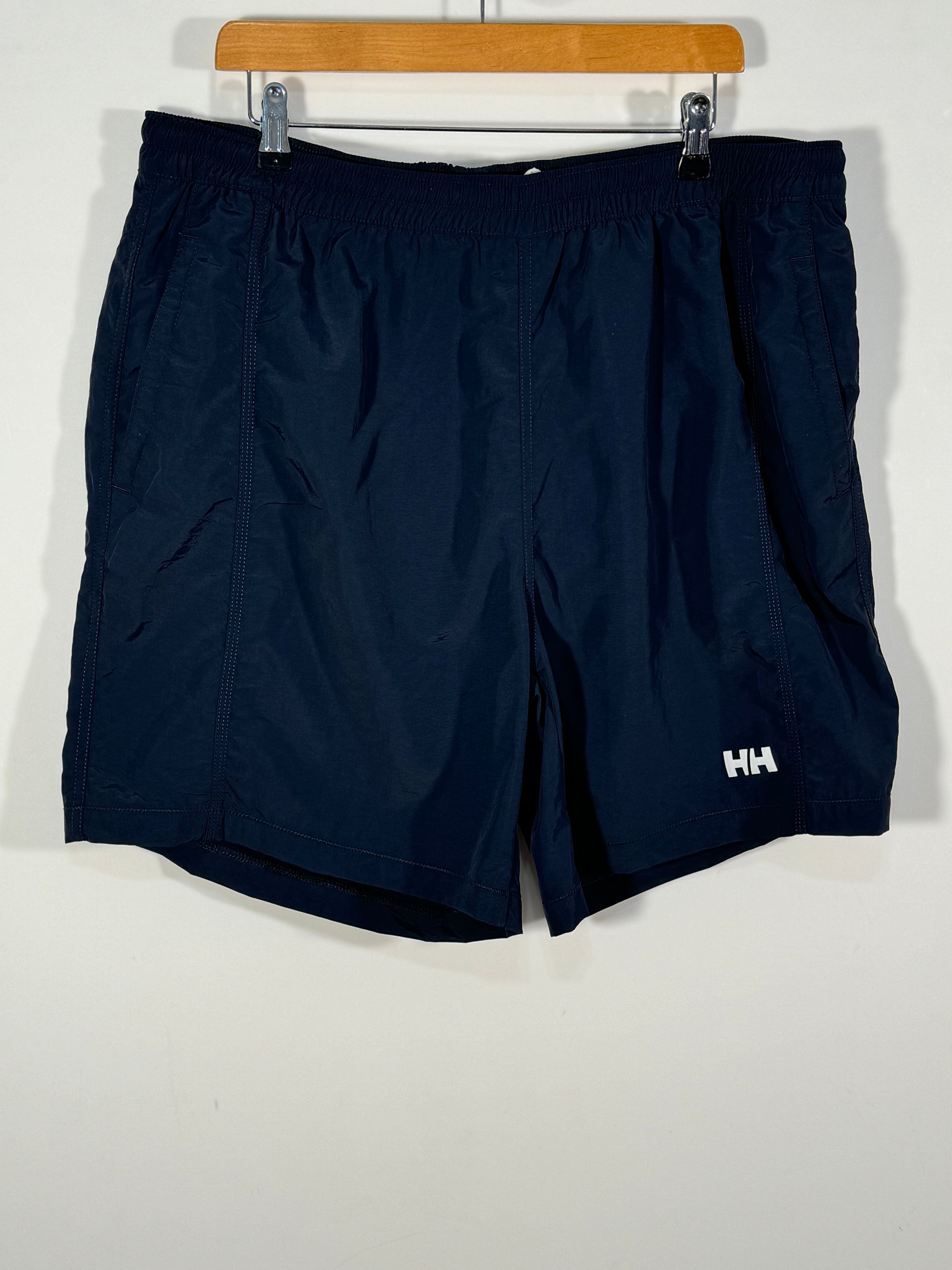 Pantaloni scurti /short Helly Hansen marimea 2XL de barbat