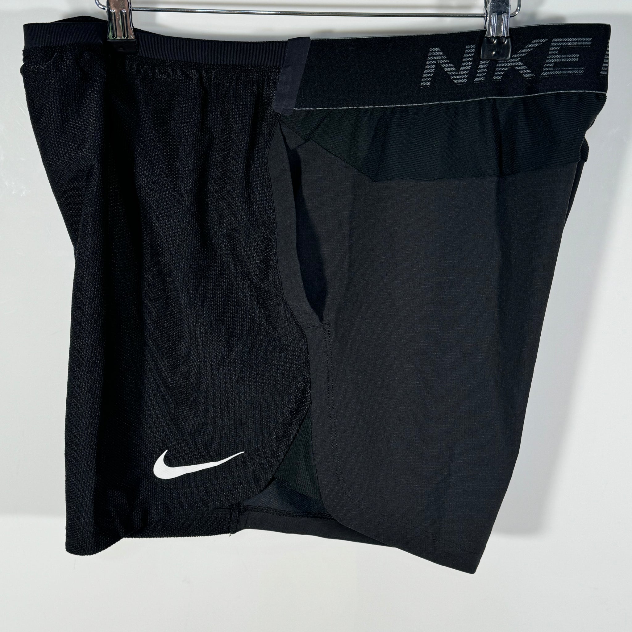 Short Nike Pro marimea XL de barbat