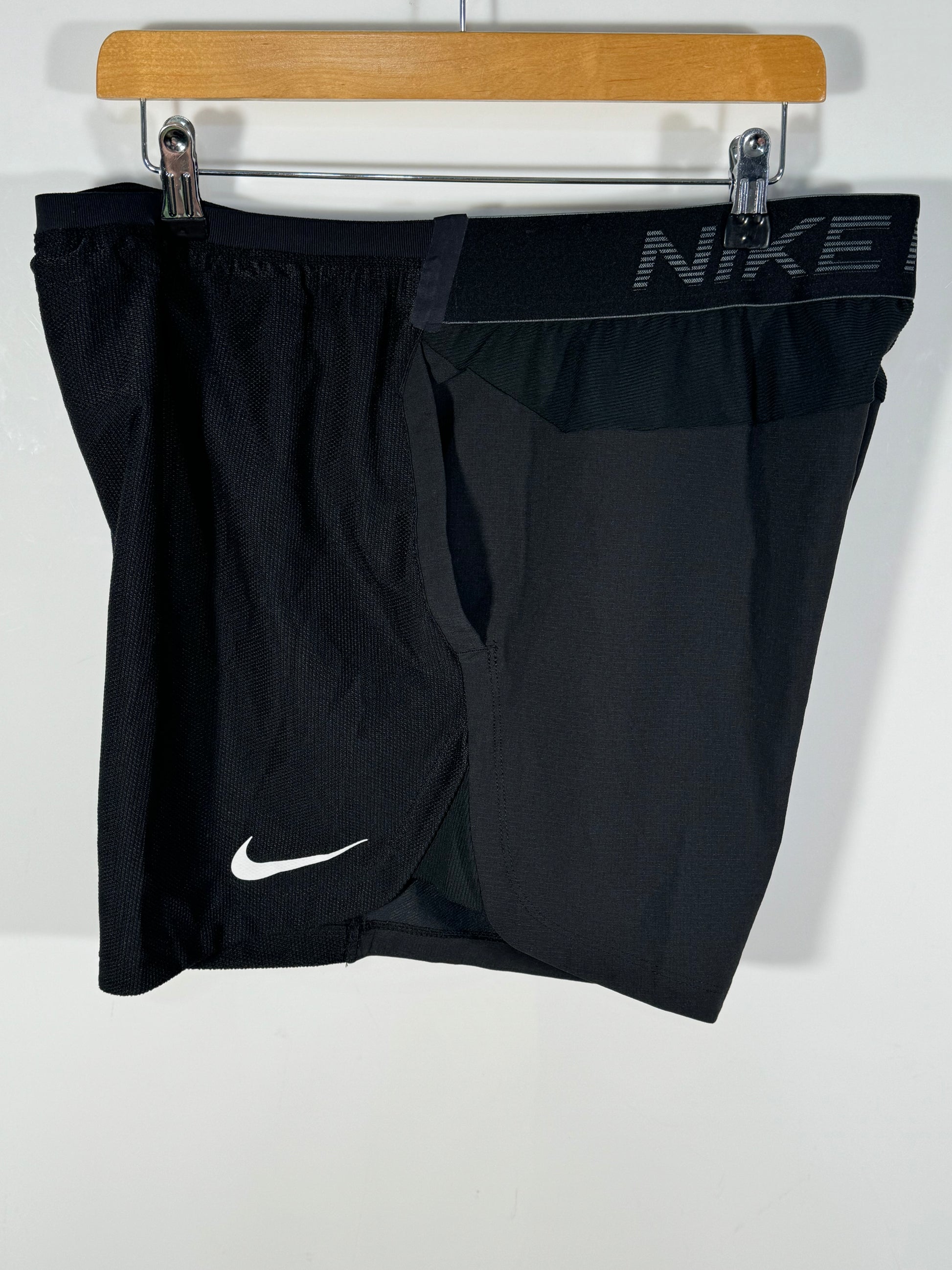 Short Nike Pro marimea XL de barbat