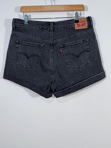 Pantaloni scurti Levi’s marimea W32 dama