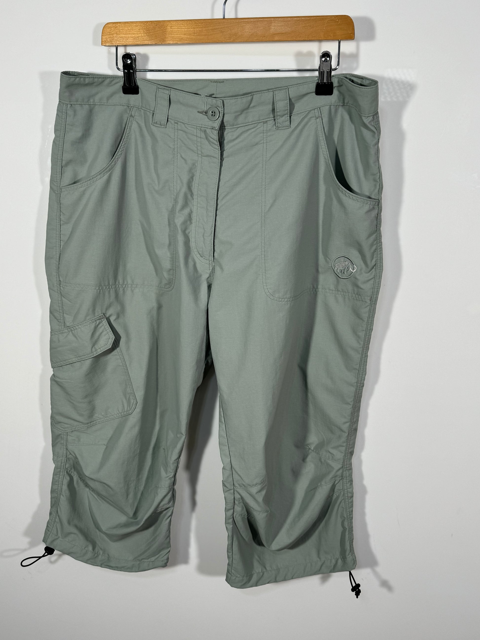 Pantaloni scurti trei sfert Mammut marimea 44 XL de barbat