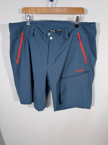 Pantaloni scurti/short Bergans of Norway marimea 2XL barbat