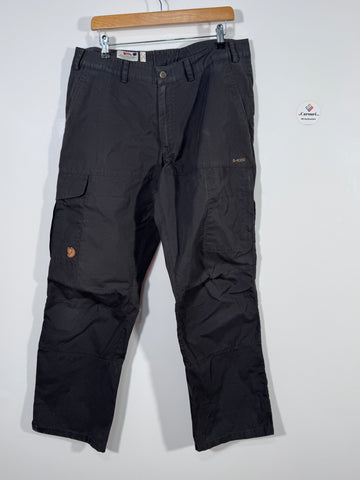 Pantaloni Fjallraven G1000 marimea 52 barbat