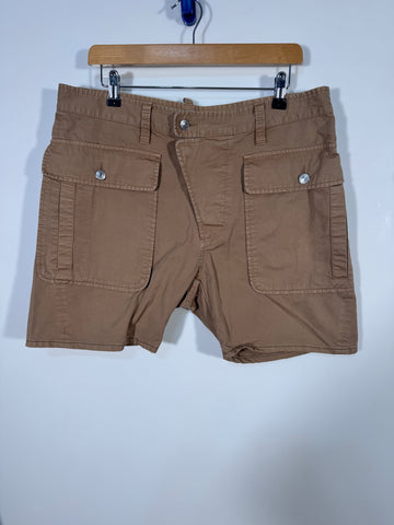 Pantaloni scurti Dsquared2 marimea 48 barbat