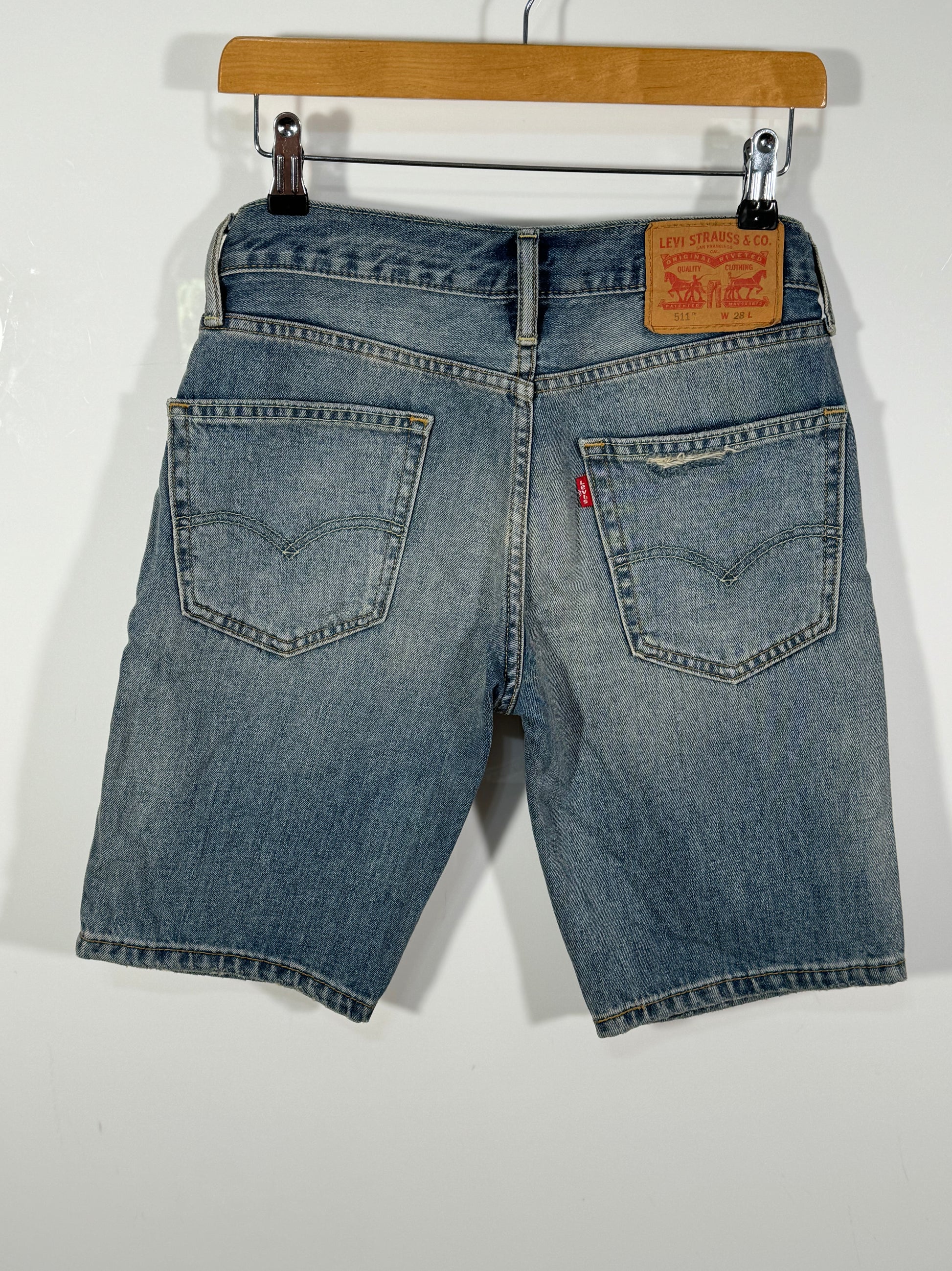 Pantaloni scurti/bermude de blugi Tommy Hilfiger marimea W32 de barbat