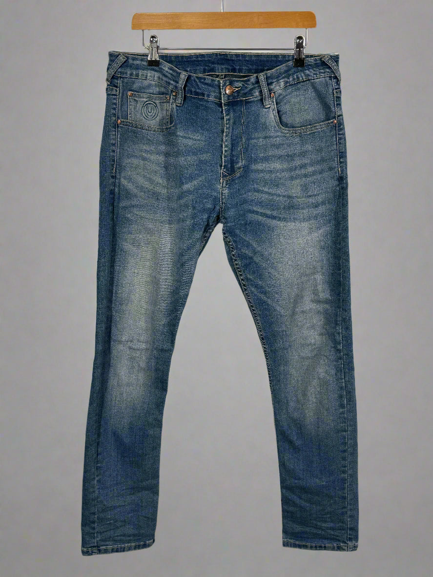 Blugi Duck And Cover elastici mărimea W34 L32 dar merg la W36 XL barbat