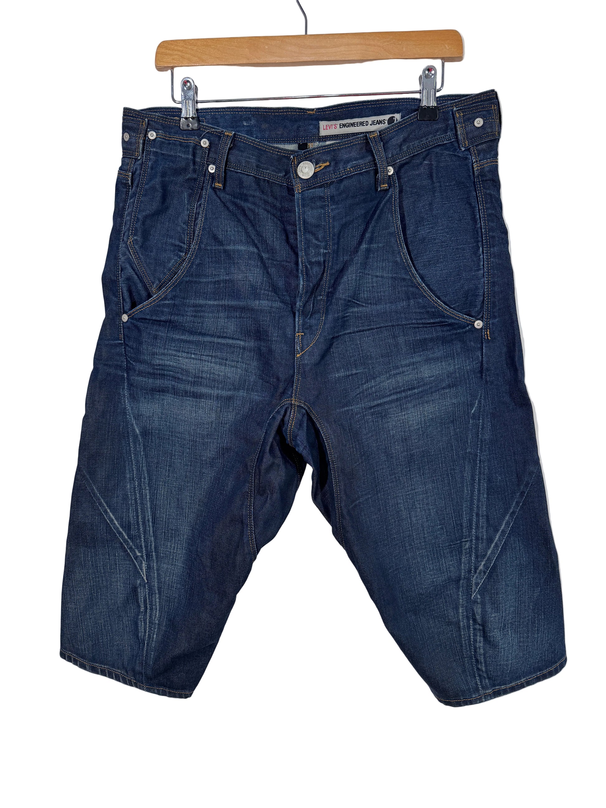 Blugi Levi’s Engineered trei sfert marimea M barbat