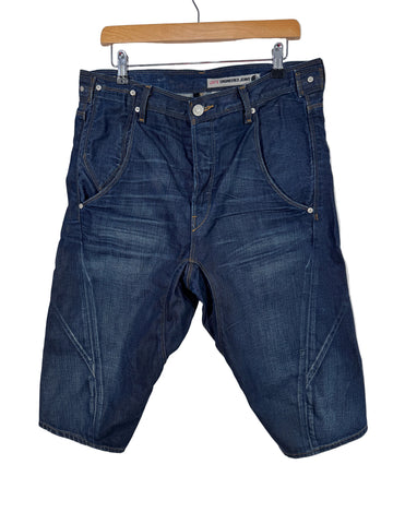 Blugi Levi’s Engineered trei sfert marimea M barbat