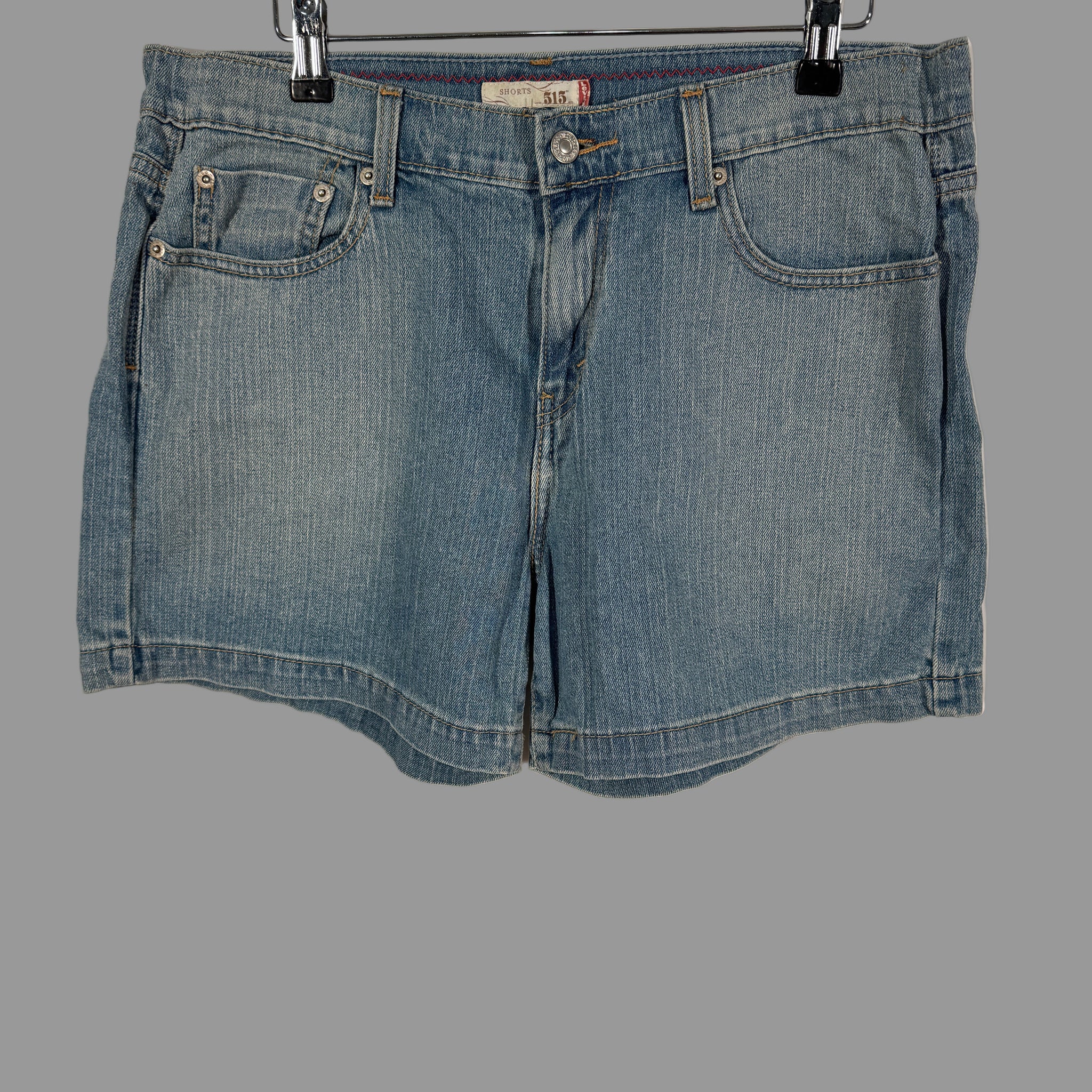 Blugi scurti Levi’s marimea M-L dama