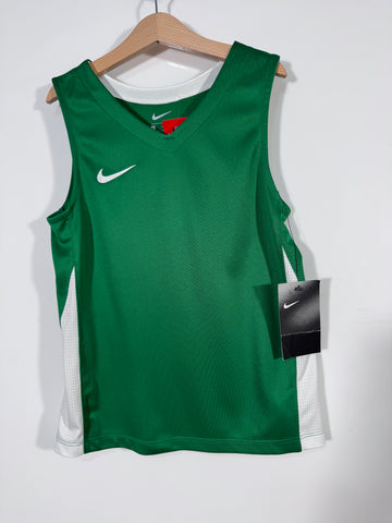 Maiou Nike marimea 128-137 copii