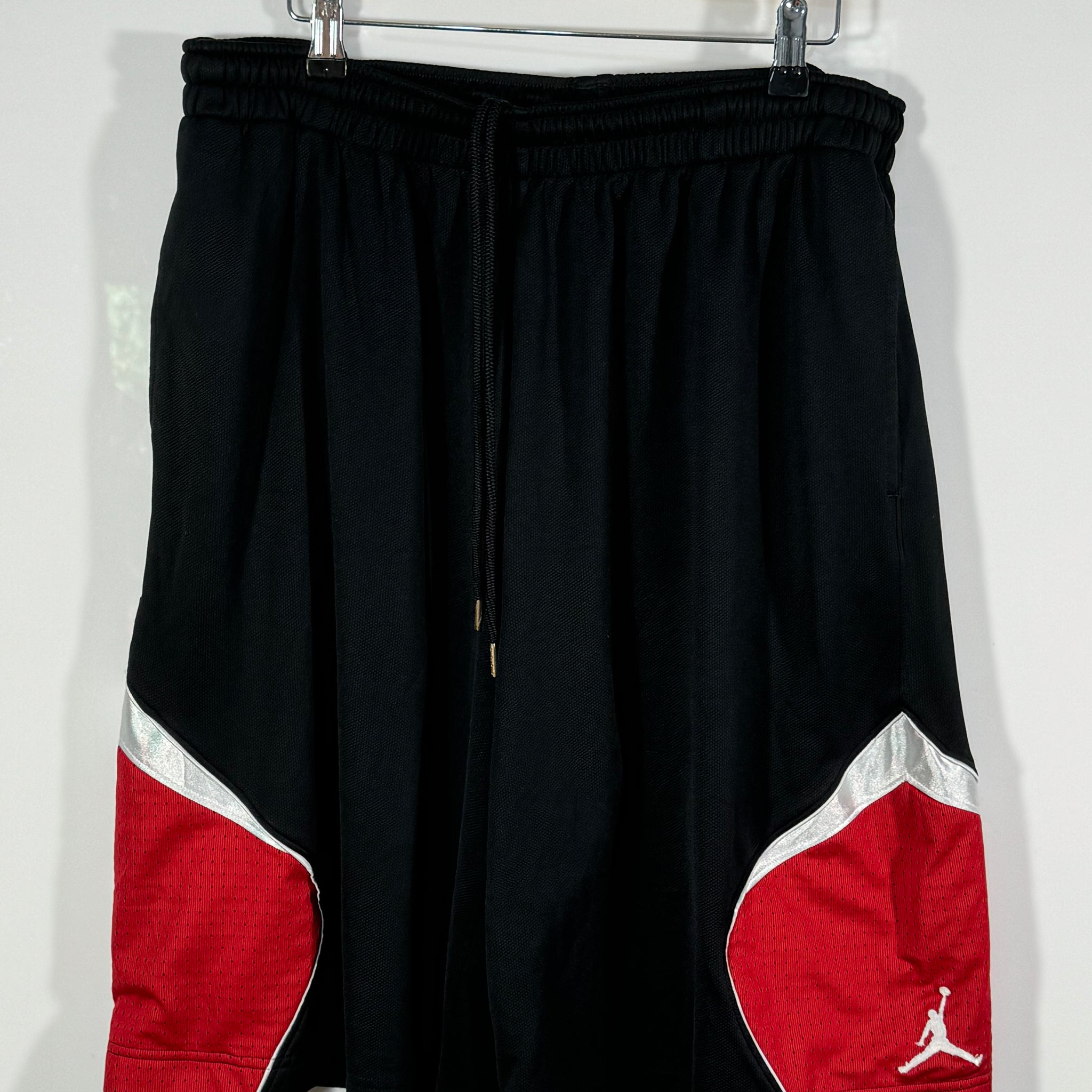 Pnataloni scurti/short Jordan marimea 2XL