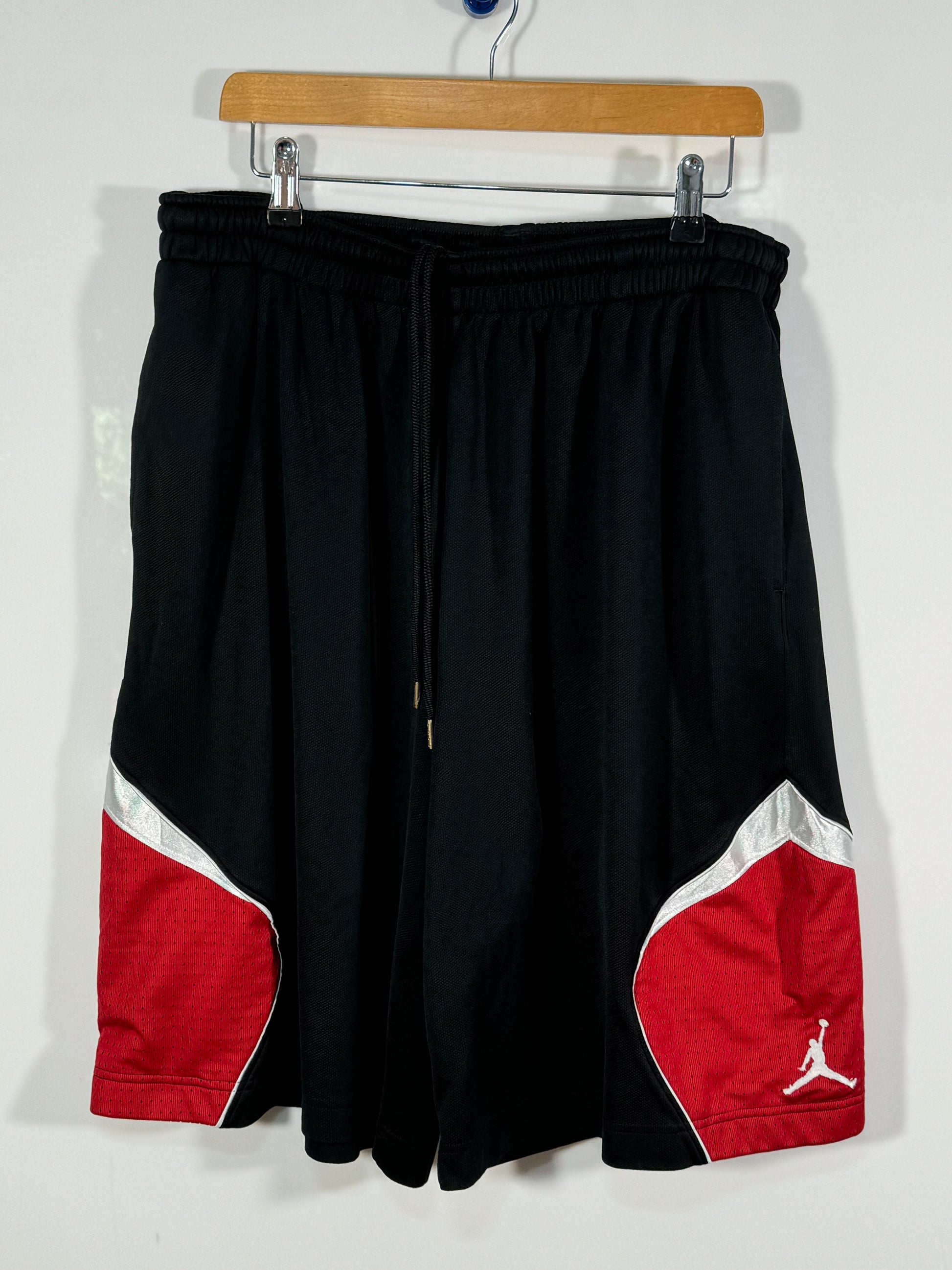 Pnataloni scurti/short Jordan marimea 2XL