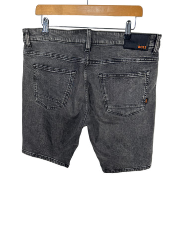 Pantaloni scurti de blugi Hugo Boss marimea W36 XL barbat