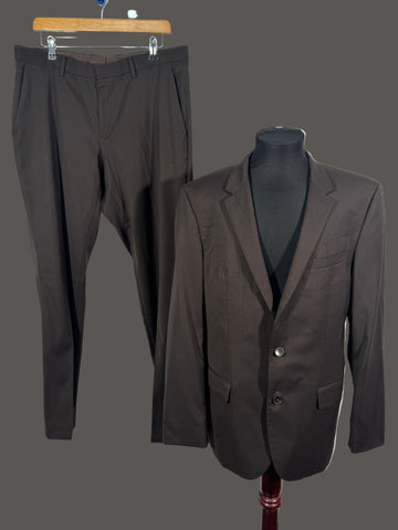 Costum Hugo Boss Tabaldo Togna italian fabrics marimea 50 M/L barbat