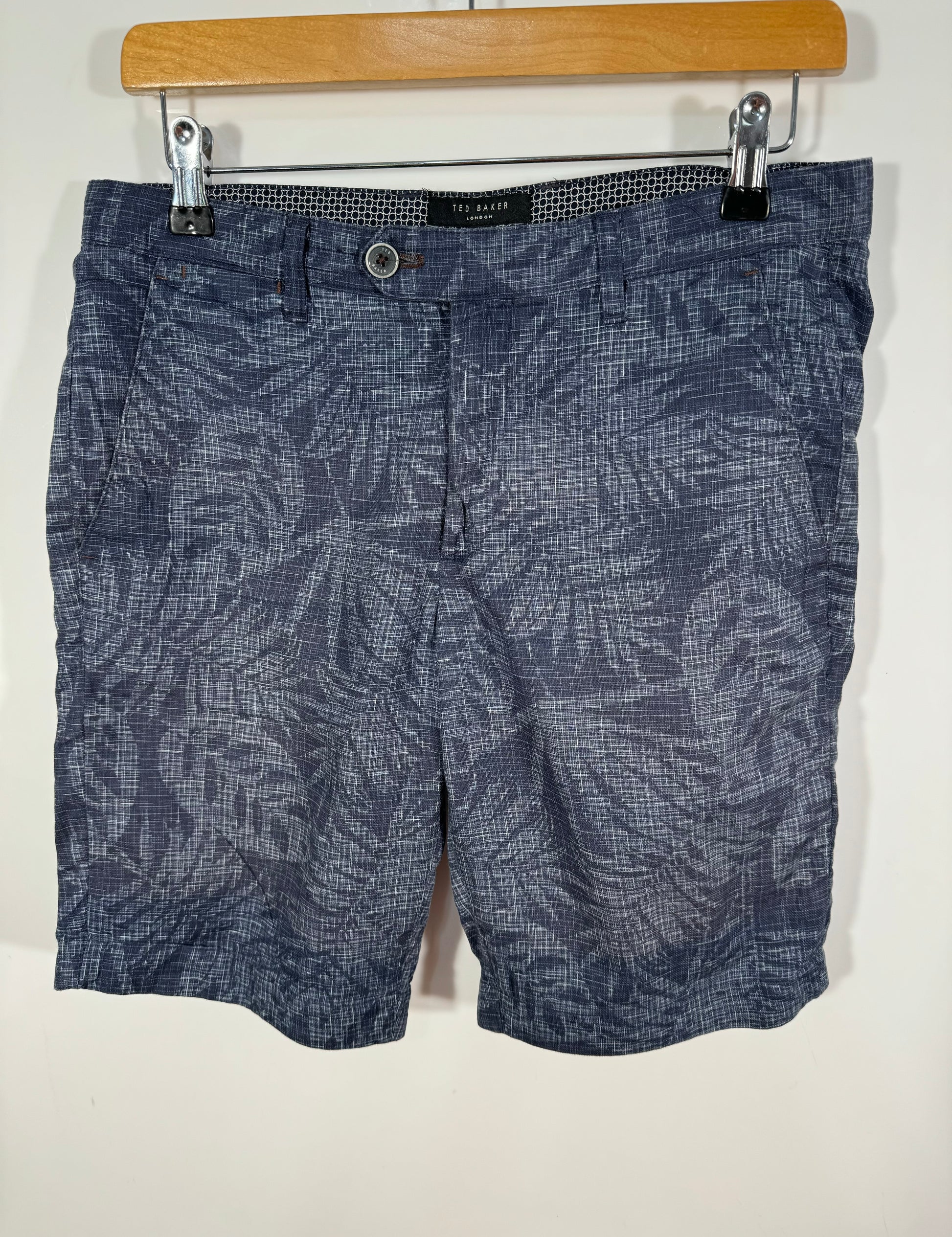 Pantaloni scurti Ted Baker Londin marimea W30 de barbat