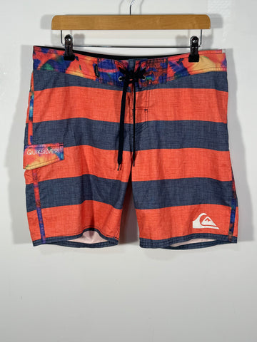 Pantaloni scurți Quiksilver mărimea 32 M bărbat