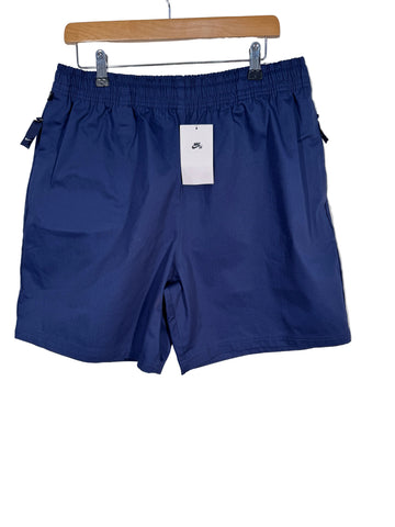 Pantaloni scurti/bermude Nike SB Skyring marimea M dar fiind elastici în talie merg până la mărimile 2XL-3XL
