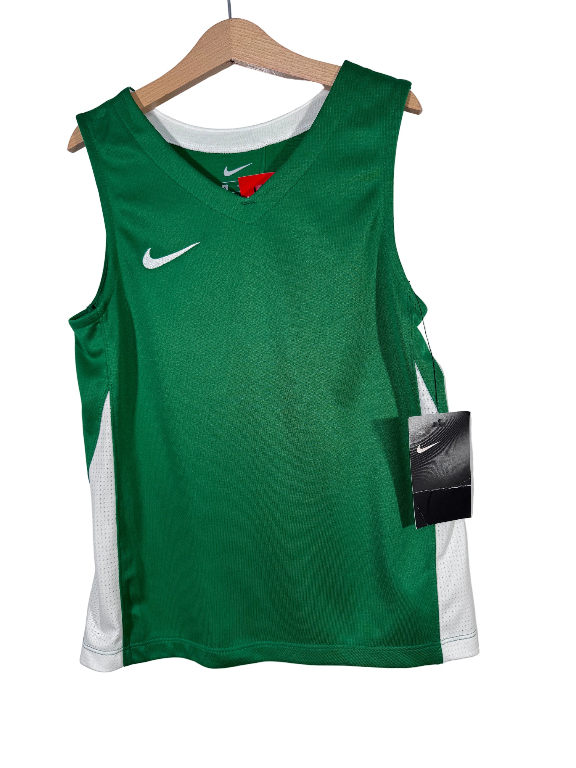 Maiou Nike marimea 128-137 copii