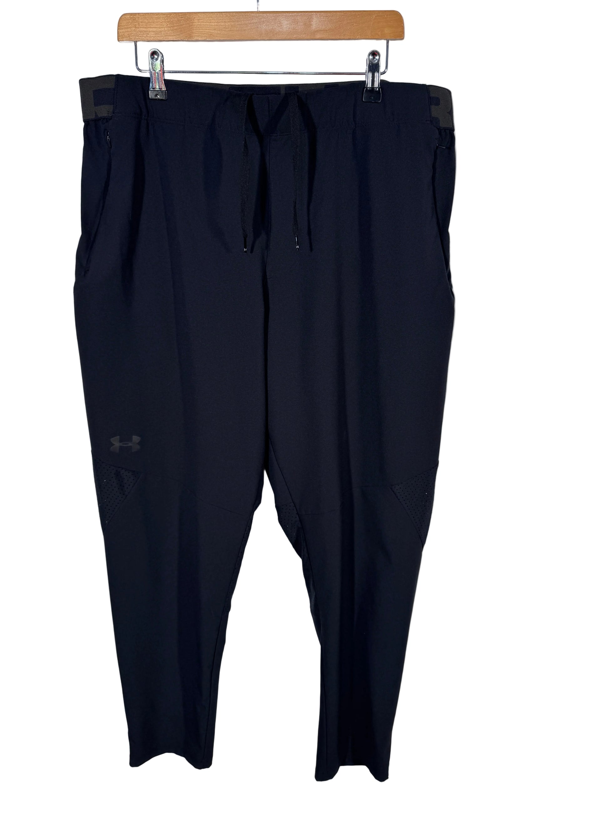 Pantaloni Under Armour marimea 3XL barbat