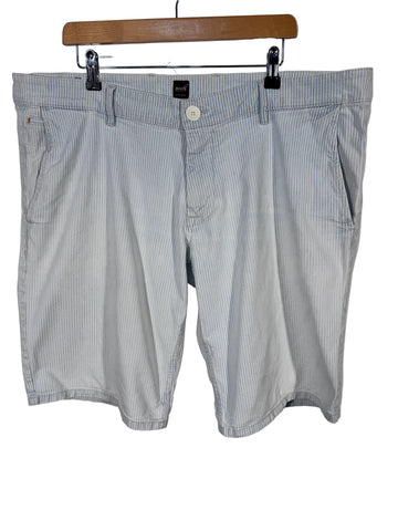 Pantaloni scurti Hugo Boss Orange marimea 38 barbat