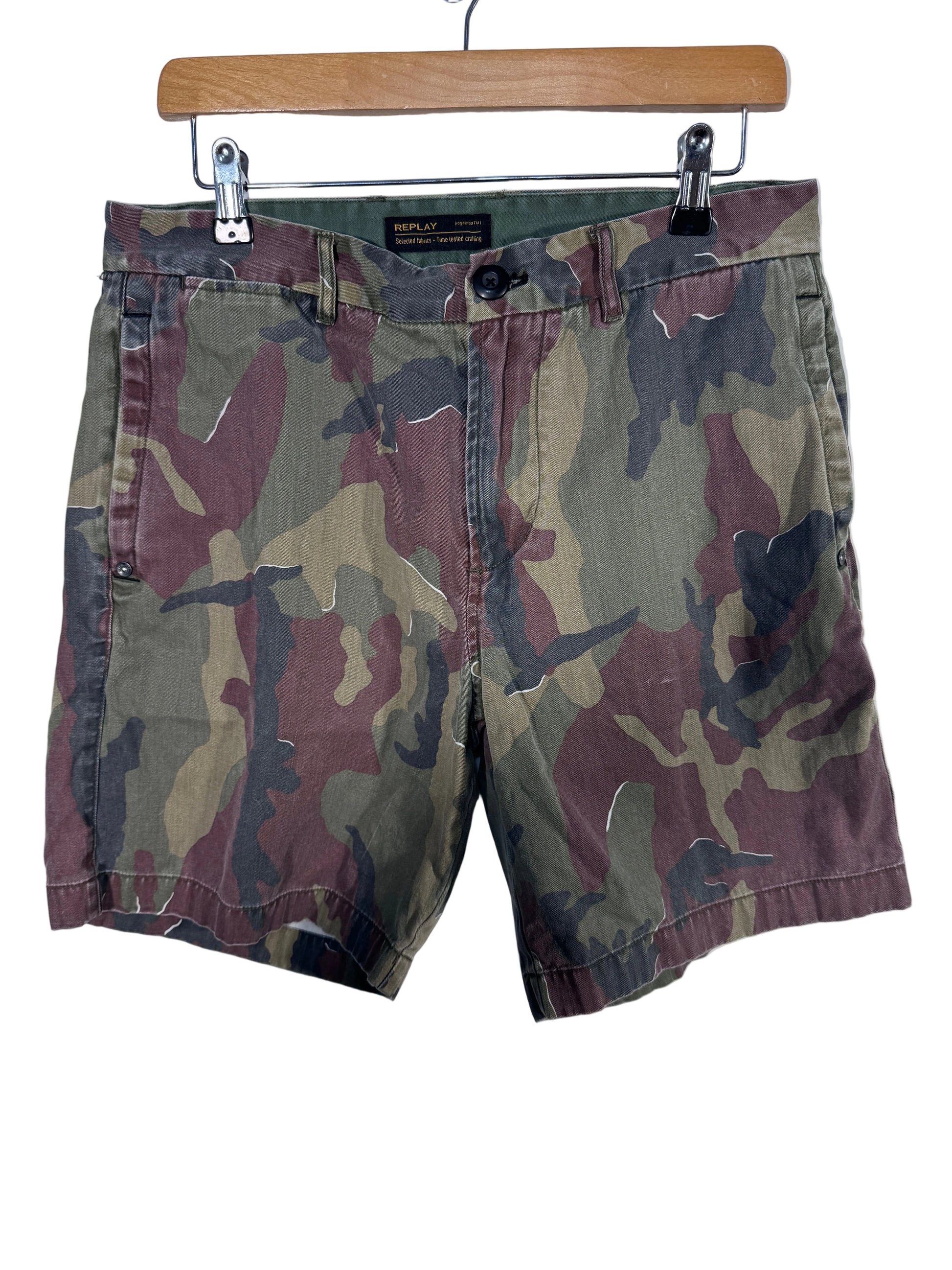Pantaloni scurti/bermude Replay camuflaj marimea W30 barbat