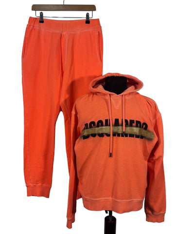 Trening Dsquared2 marimea M barbat pantalonii sunt marimea M și hanoracul marimea S oversize dar potrivit pentru M